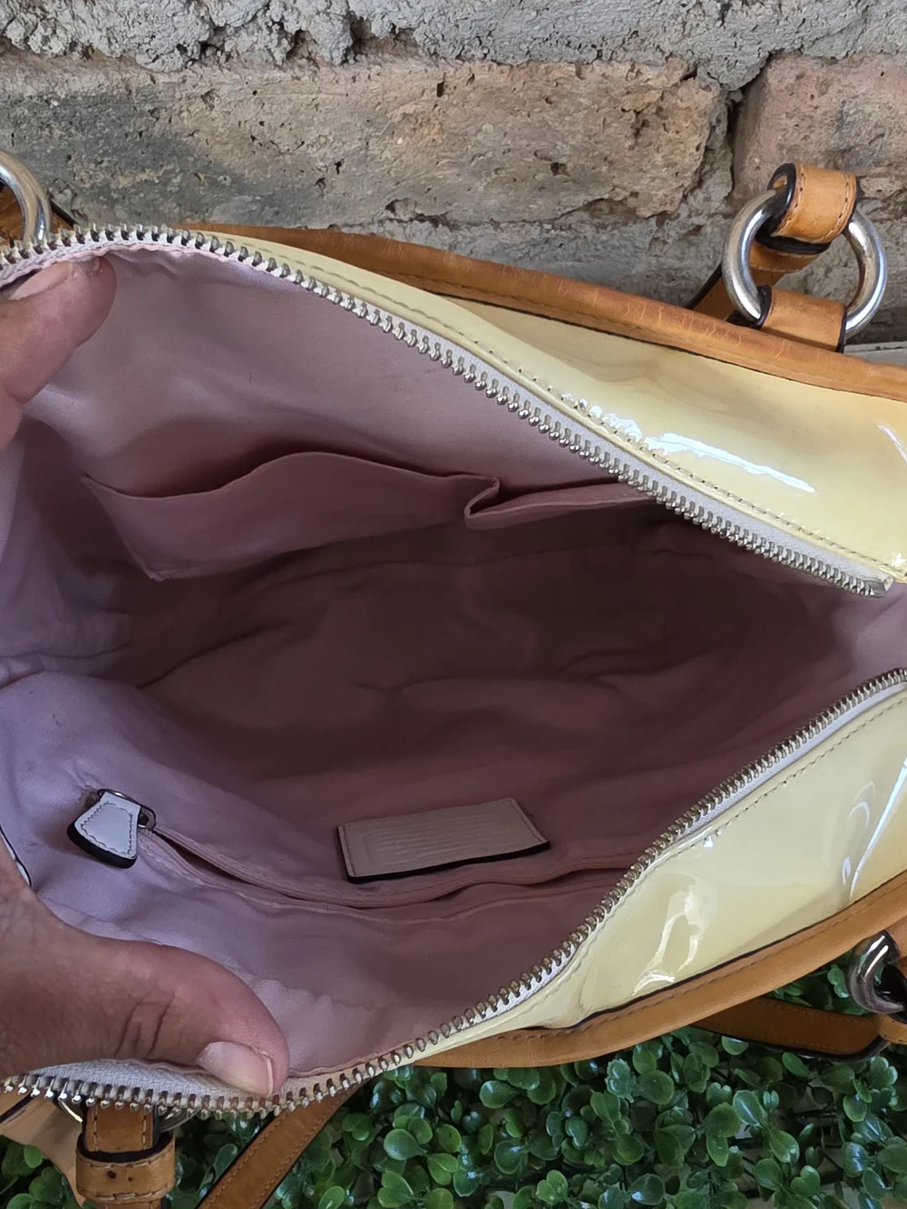 Authentic Coach Peyton Embossed Patent Leather Tote (Yellowing Due To Sun/age)